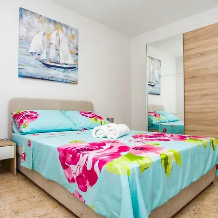 Apartment Little Paradise Osobjava