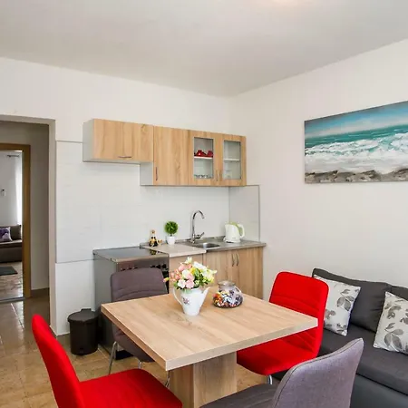 Little Paradise Apartment *