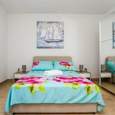 Apartment Little Paradise Osobjava