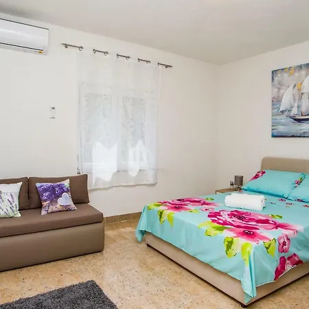 Apartment Little Paradise